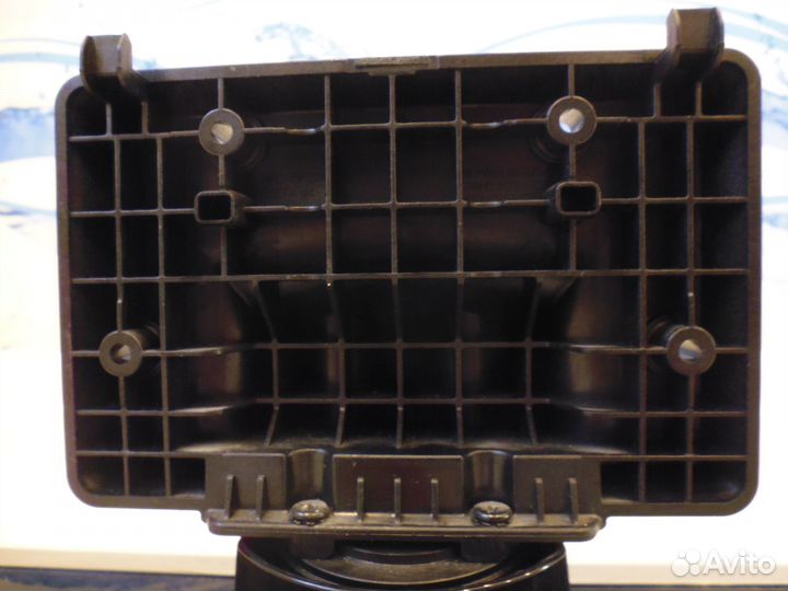 Подставка от LG 32LM580S с крепежом