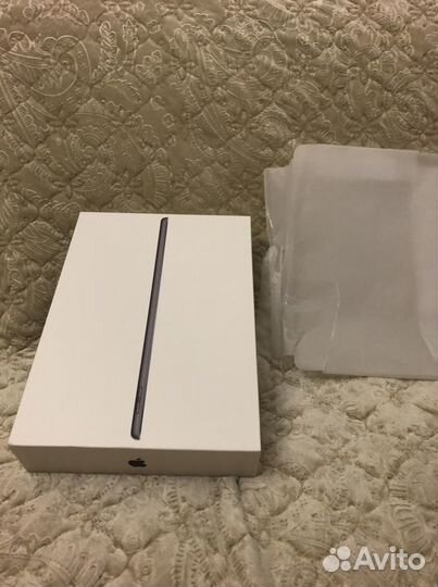 Коробка от iPad 9 поколения 64 гб