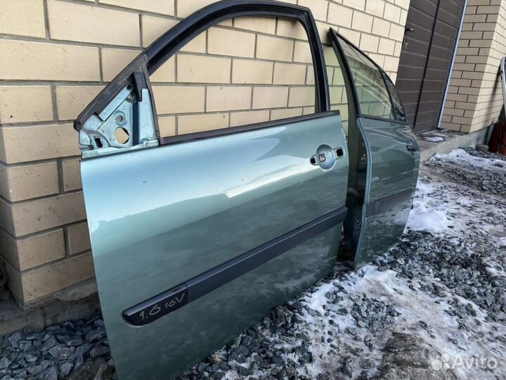 Дверь Renault Megane II (2002–2006)