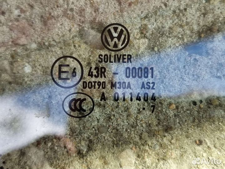 Форточка задней правой двери Пассат Б-6 седан