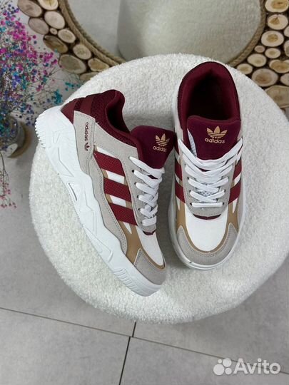 Кроссовки adidas