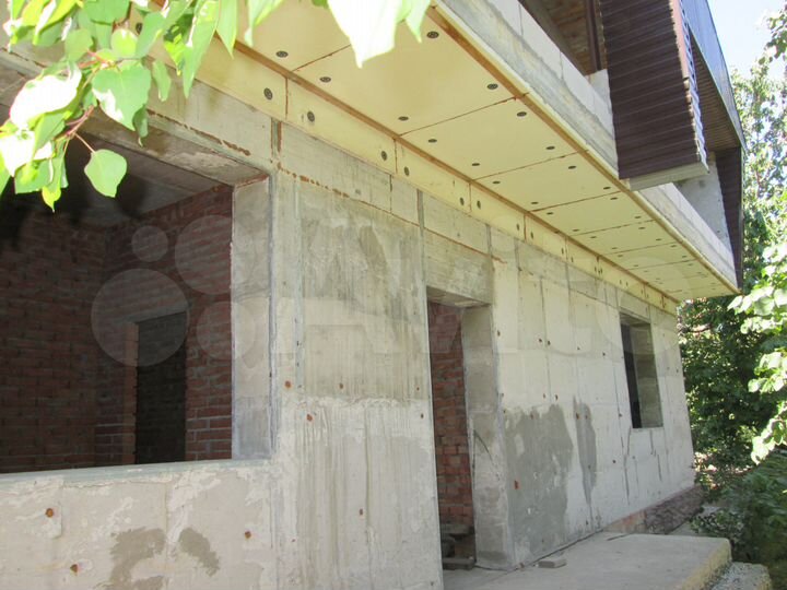 Дом 240 м² на участке 6 сот.