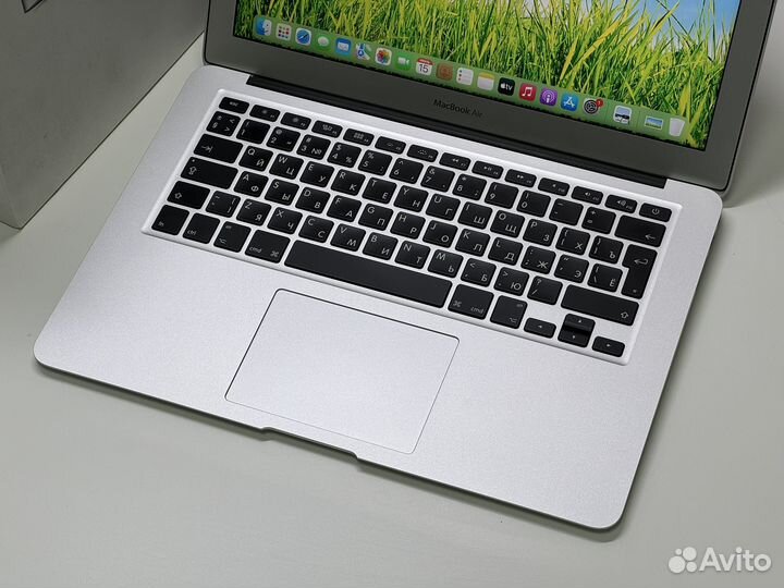 MacBook Air 13 2017 i5/8/128 полный комплект