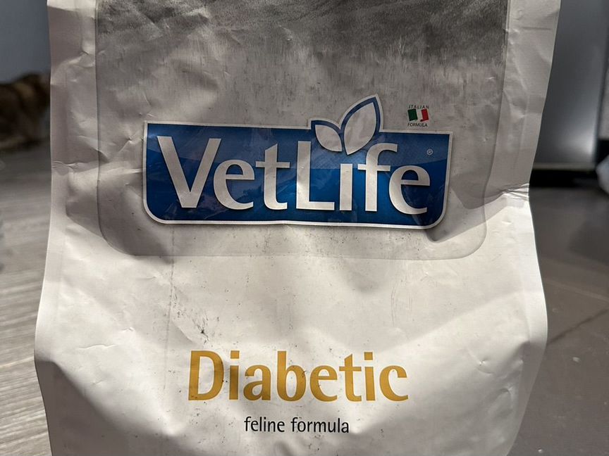 Корм для кошек VetLife Diabetic / Vet Life