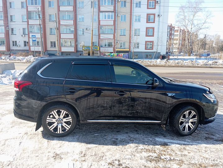 Mitsubishi Outlander 2.0 AT, 2017, 74 500 км