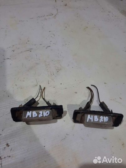 Фонарь подсветки номера Mercedes Benz E-KlasseW210