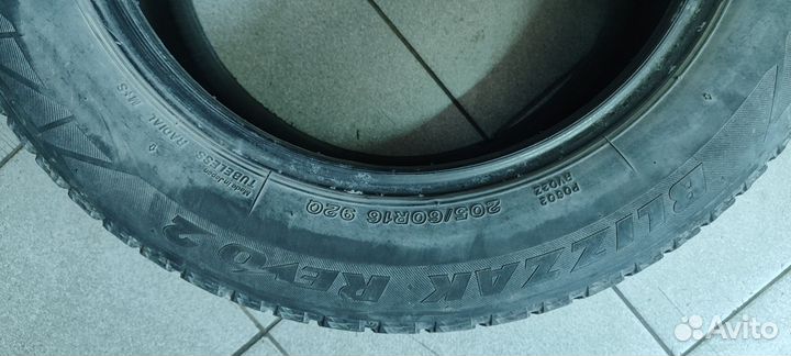 Bridgestone Blizzak Revo2 205/60 R16