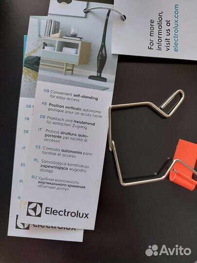 Пылесос Electrolux ZB2951 (вертикальный + ручной)