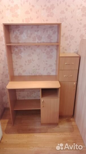 Продается стол с надстройками