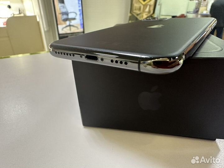 iPhone 11 Pro Max, 64 ГБ