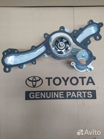 Помпа водяная Toyota Land Cruiser Prado 150