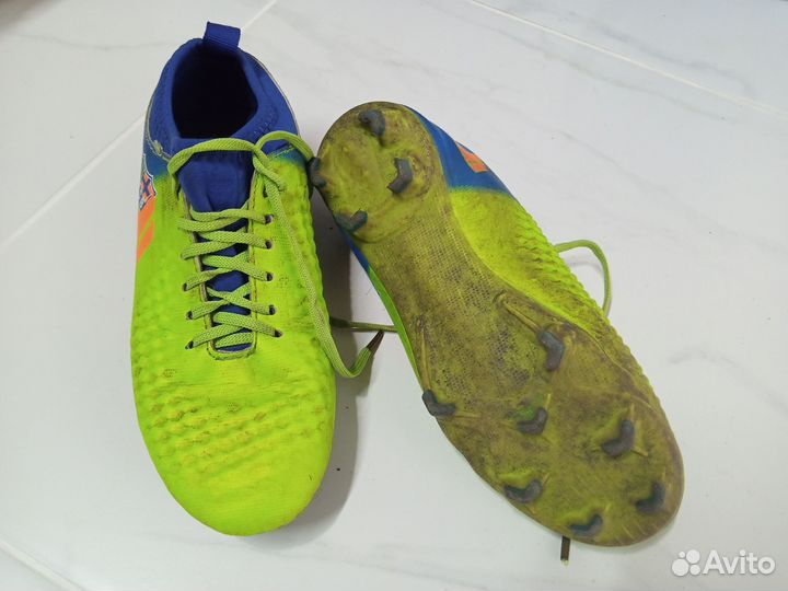 Бутсы, роликовые коньки