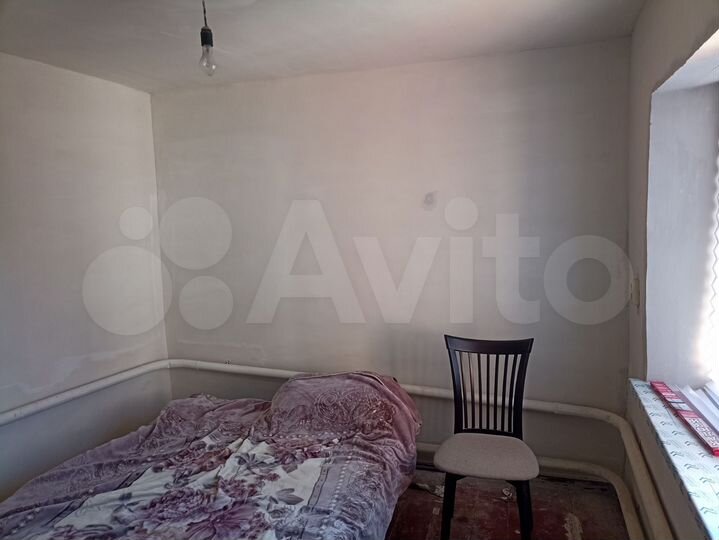 Дом 31,9 м² на участке 8 га