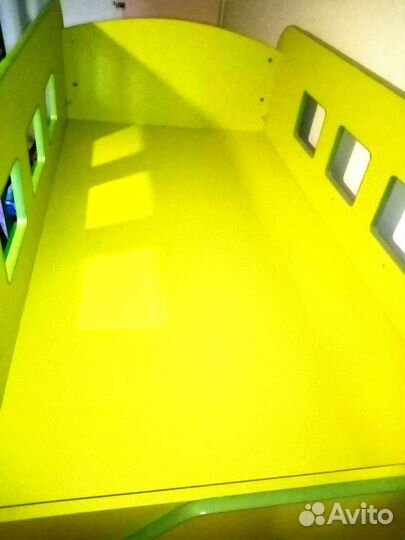 Двухъярусная кровать-автобус