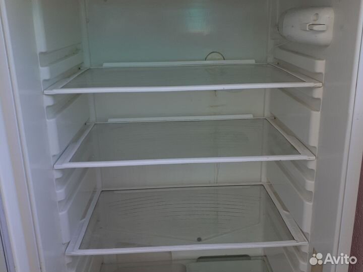 Холодильник бу Стинол