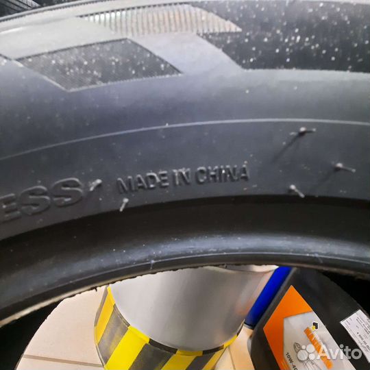 Kumho Ecsta HS52 215/55 R17 98W