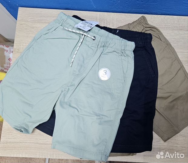 Шорты next