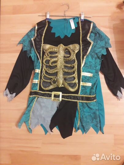 Продам Новогодние костюмы разные на разный возрас