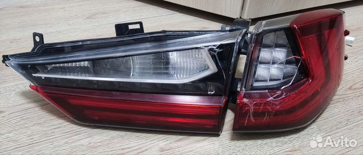 Задний фонарь Lexus RX правый