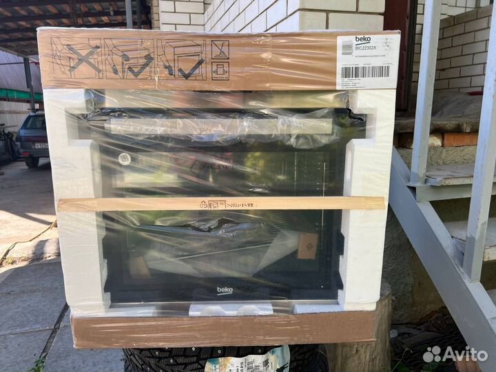 Электрический духовой шкаф Beko BIC22302X