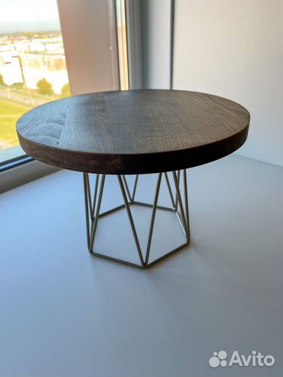 Тортовница «Металлический конус»