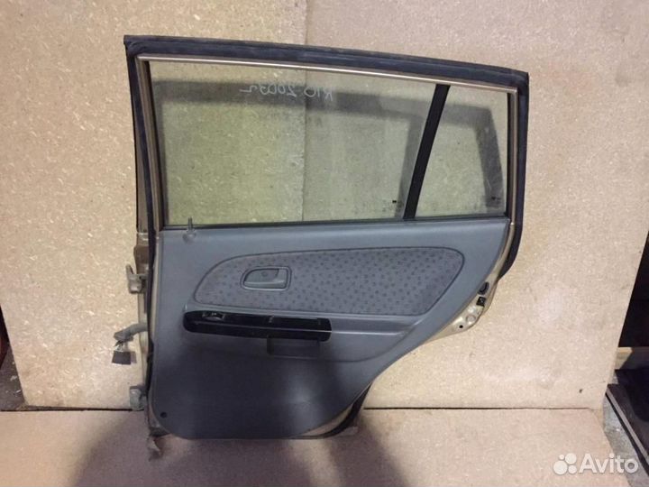 Стекло двери задней правой (форточка) KIA RIO 20