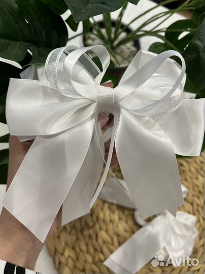 Банты белые для волос на резинке девочке