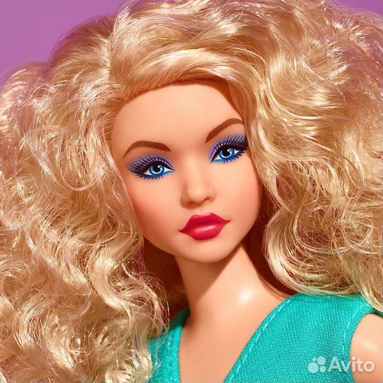 Кукла Barbie Looks 2023 №16 блондинка пышка Андра