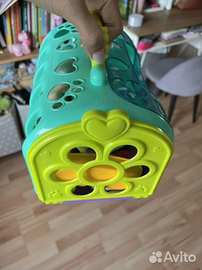 Игрушка собака с переноской