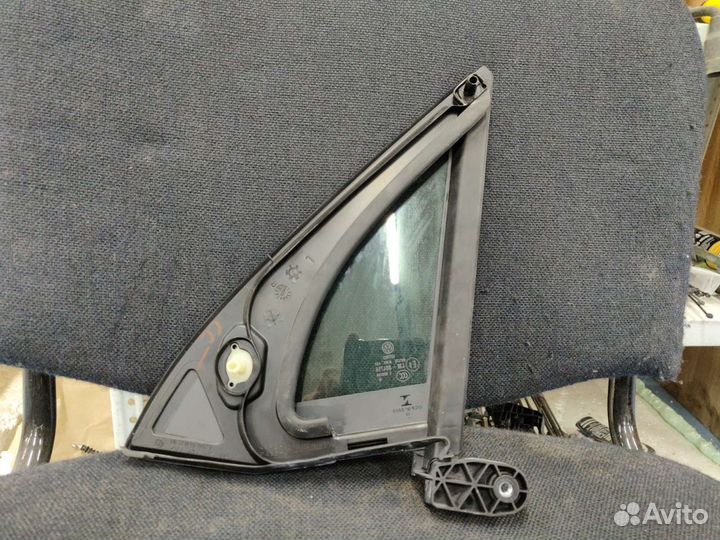 Стекло на переднюю правую дверь неподвижное