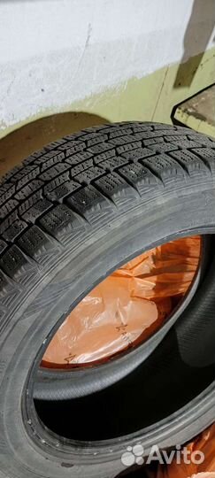 Dunlop Axiom Plus 215/55 R17