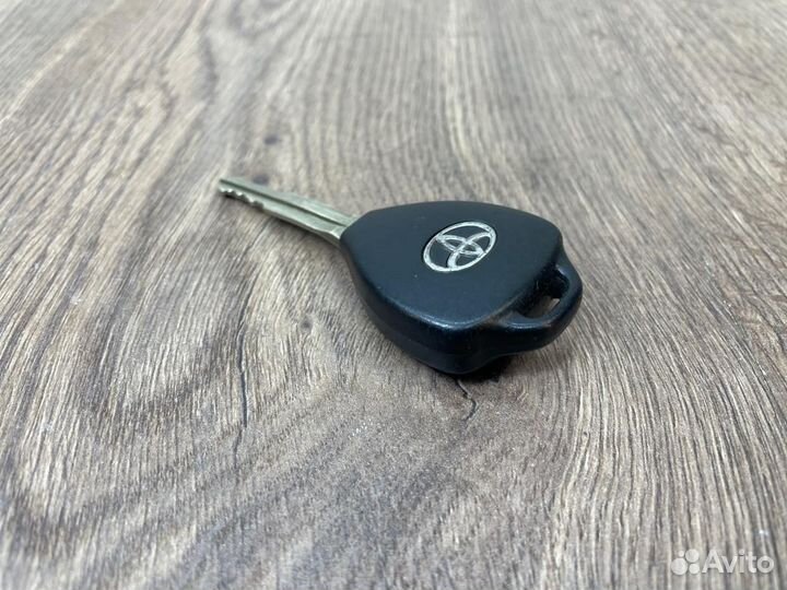 Смарт ключ Toyota Camry ACV40