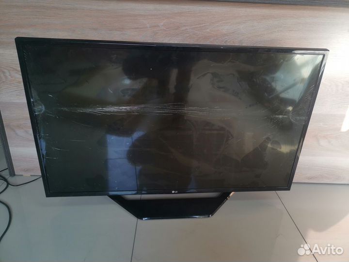 Телевизор LG 43LJ515V (Разбор) (По запчастям)