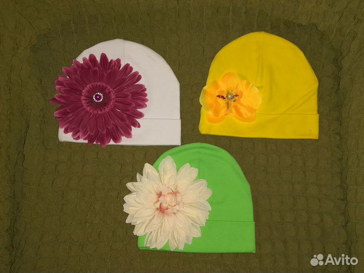 Новые шапки с большими цветами