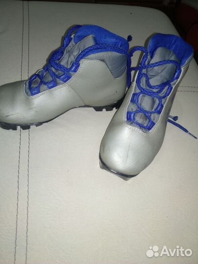 Лыжные ботинки