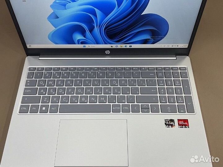 HP 15s Ryzen 5 7520u/16GB/SSD512 подсветка клавишь