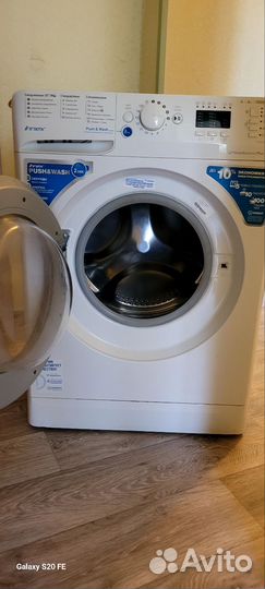 Продам стиральную машинку Indesit