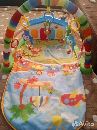 Развивающий коврик с пианино