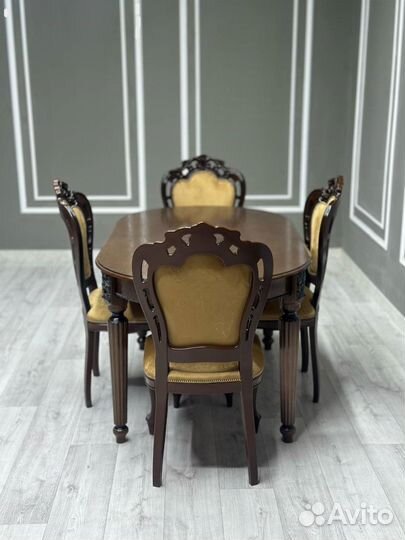 Стол и стулья новые