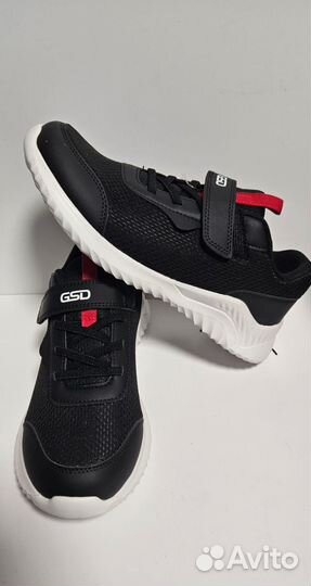 Кроссовки женские 38 размер новые