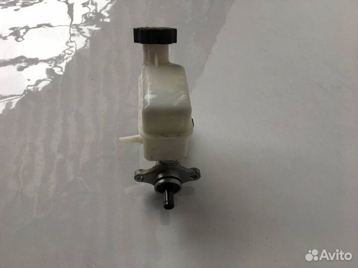 Главный тормозной цилиндр Kia Sportage 2, G4GC,2л