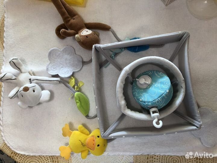 Молокоотсос ручной и др. товары для младенцев