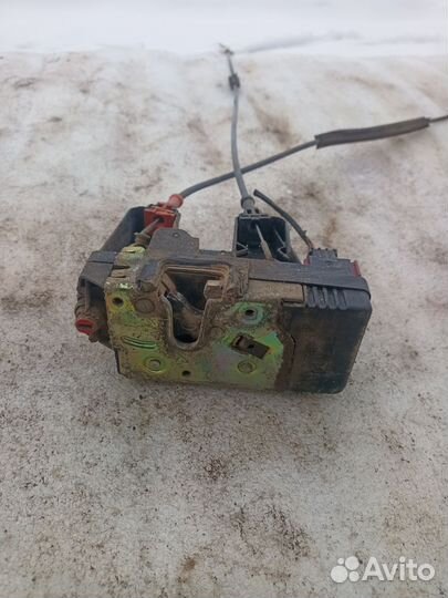 Замок двери задний правый Opel Astra G 1997-2005