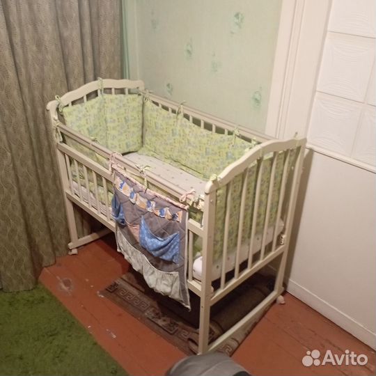 Детская кроватка