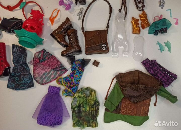 Оригинальные вещи от кукол Monster High