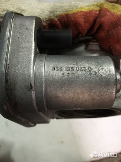 Дроссельная заслонка 038128063G