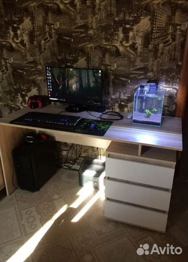 Стол письменный Кайт в наличии отличное качество