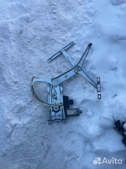 Стеклоподъемник передний левый Opel Astra H