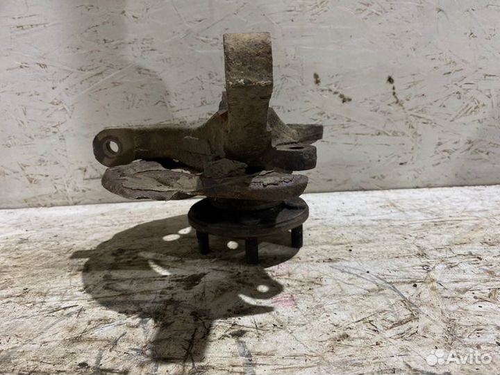 Кулак поворотный передний левый Subaru Impreza