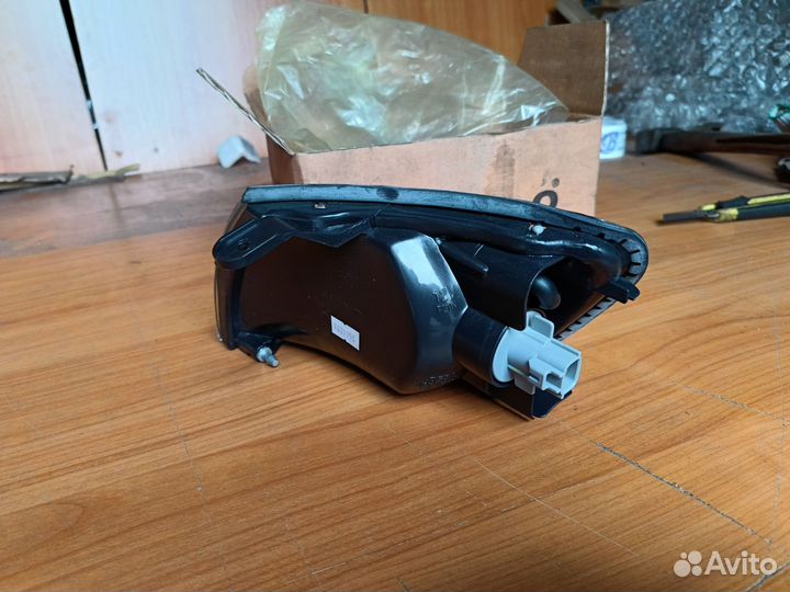 Указатель поворота Toyota Carina правый